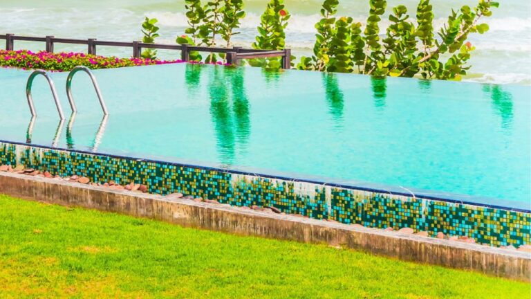 Eau de piscine verte